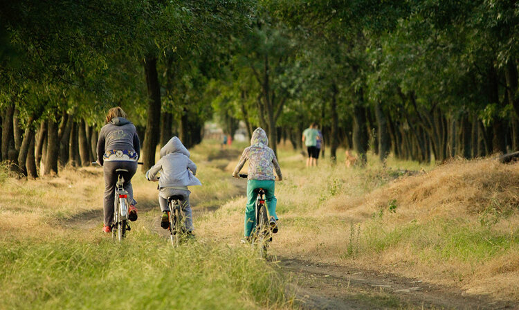 VELO-FAMILLE cité rocamadour à pied